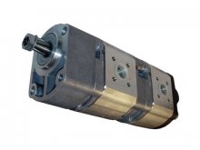 Imagen principal de 0510555306 Bosch Rexroth bomba hidráulica doble de engranajes 14+11 cc/rev con soporte rodamiento y eje cónico