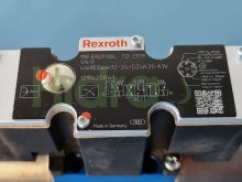 Miniatura de R900911004 4WREE6W32-2X/G24K31/A1V Rexroth Válvula proporcional NG6 24V DC